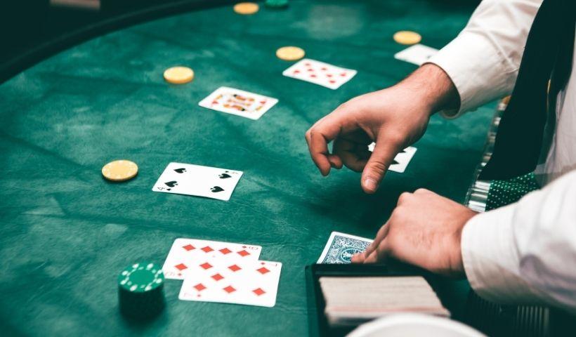 4 vòng cược chi tiết trong trò chơi bài Poker hiện nay